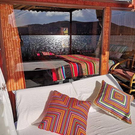 Uros Qhota Uta Lodge Puno Exteriör bild