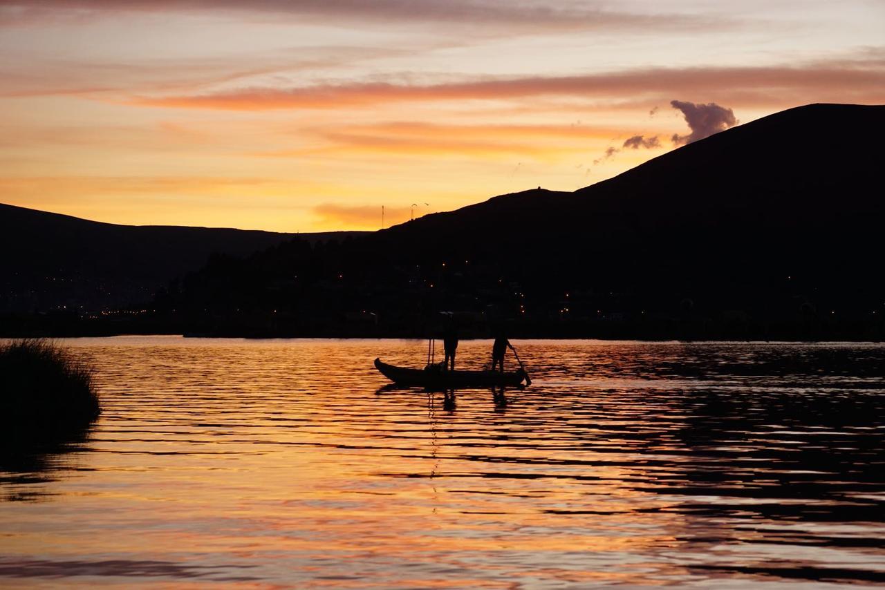 Uros Qhota Uta Lodge Puno Exteriör bild